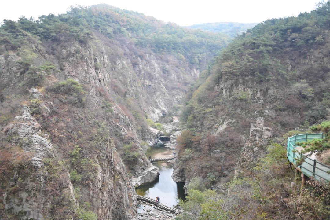 九仙山景區(qū)-青島哪家拓展公司安全保障完善|青島拓展訓(xùn)練公司排名前十口碑對(duì)比|青島專業(yè)拓展訓(xùn)練服務(wù)-青島眾行遠(yuǎn)管理咨詢