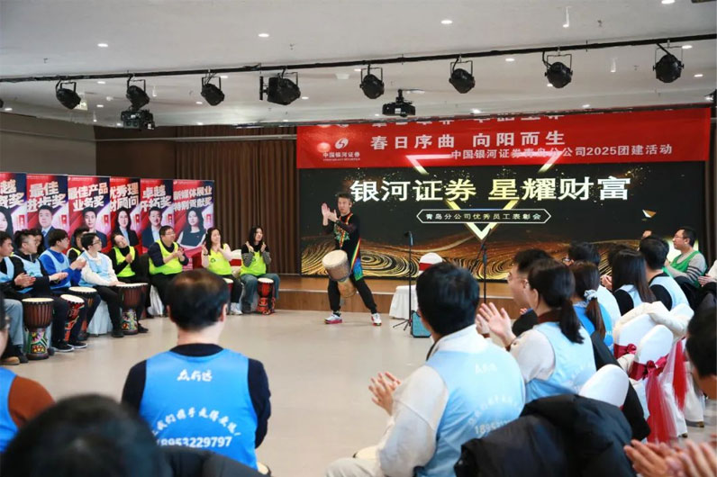 青島拓展，青島拓展訓(xùn)練，青島團(tuán)建，請致電青島眾行遠(yuǎn)